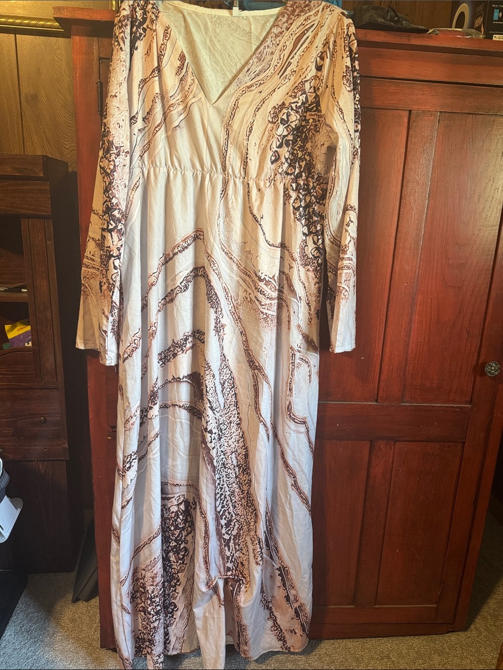 Boho V‑Neck Maxi Dress in Cream with Brown Print